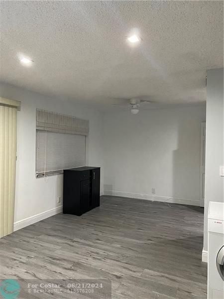 Building Photo - 401 SW 86th Ave