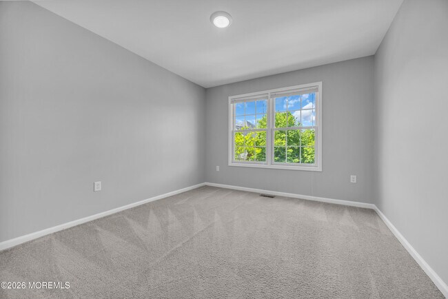 Building Photo - 10 Deepwater Cir