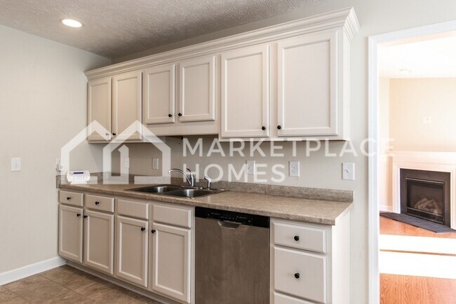 Building Photo - 510 Tyner Ave