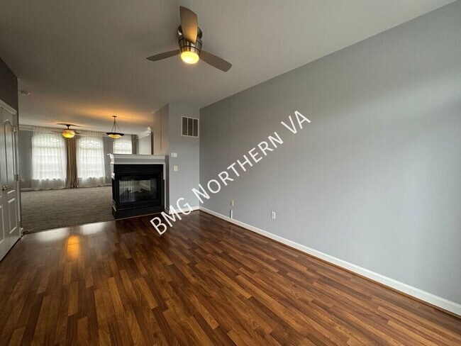 Building Photo - 10673 General Kirkland Dr