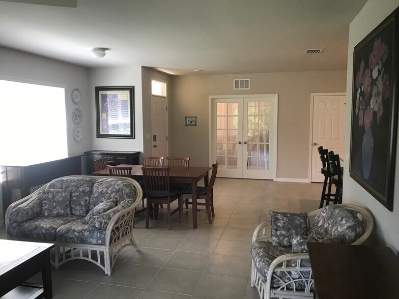 Building Photo - 25152 E Lenox Cir