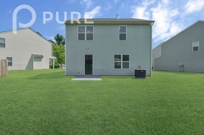 Building Photo - 4645 Esmeralda Drive