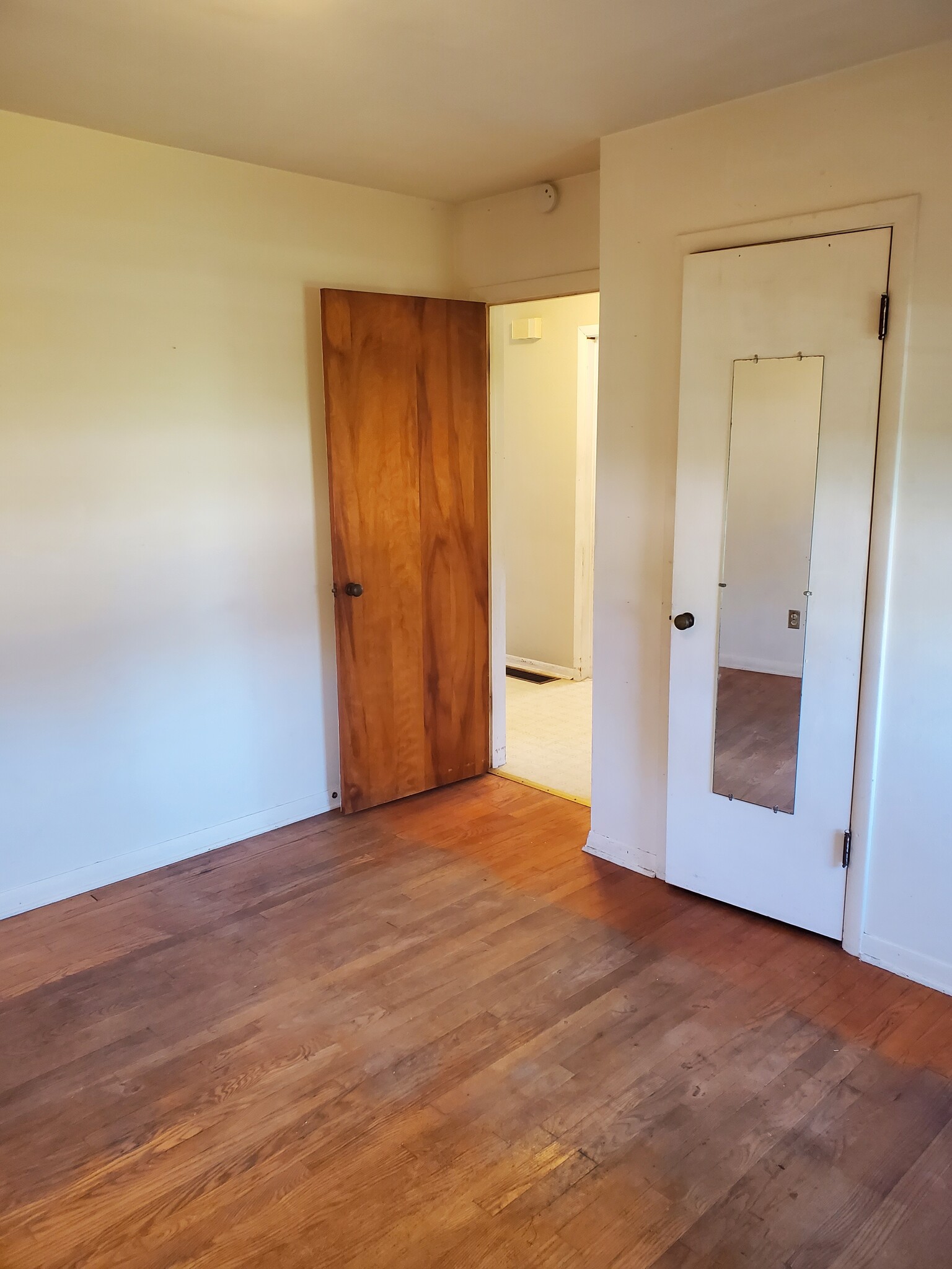 Bedroom 1 - 3206 Highland Rd