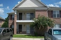 Building Photo - 1800 Balmoral Dr