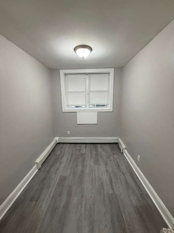 Building Photo - 147 Cleveland St