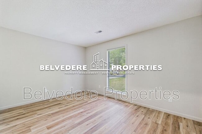 Building Photo - 6 Bellows Ct