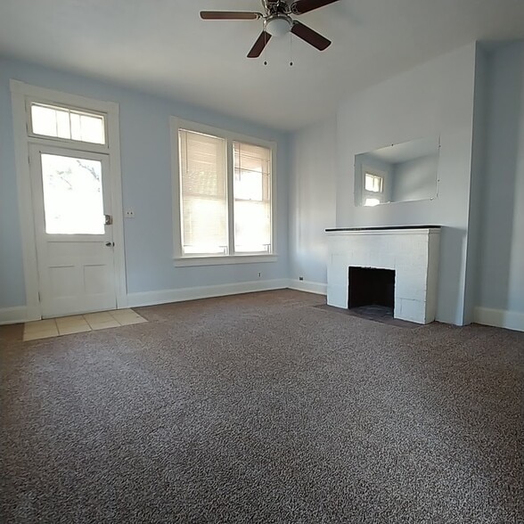 Building Photo - 559 E Epworth Ave