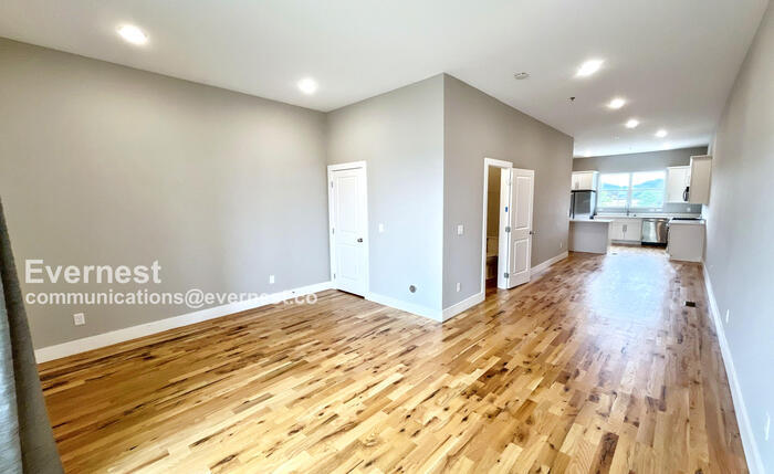 Building Photo - 1067 Montague Pl