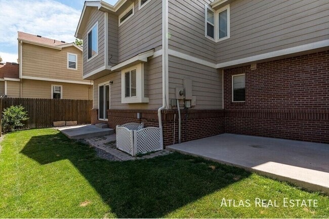 Building Photo - 9539 E Iowa Cir