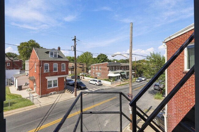 Building Photo - 849-851 Manor St