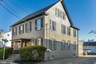 Building Photo - 357 Nassau St