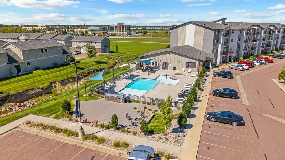 Primary Photo - The Commons