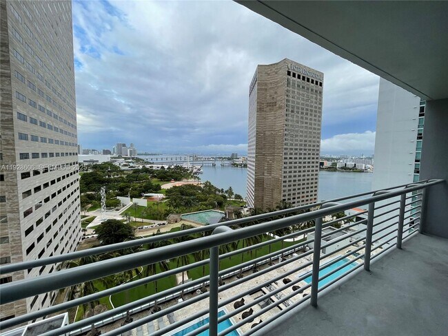 Building Photo - 325 S Biscayne Blvd