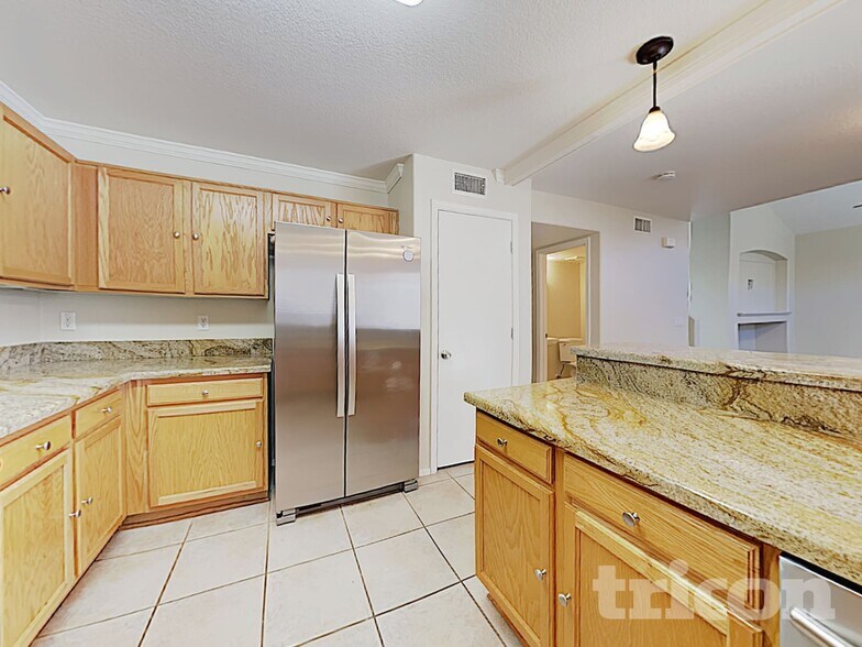 Building Photo - 16286 N 159th Dr