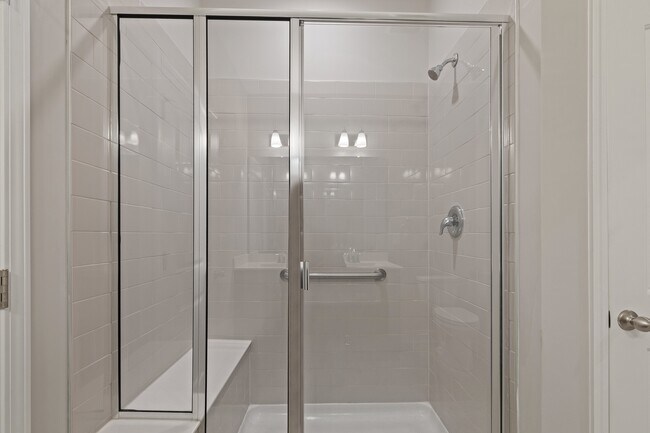 Building Photo - 138 Willow Grove Ln