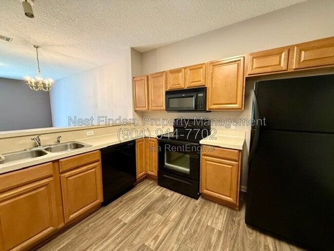 Building Photo - 518 Scrub Jay Dr