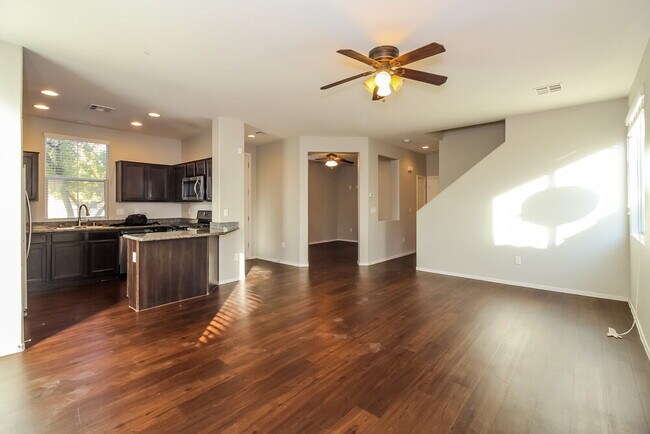 Building Photo - 5352 Brazelton St