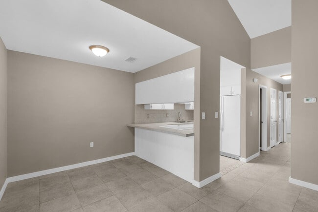 Building Photo - 62 4th Ave