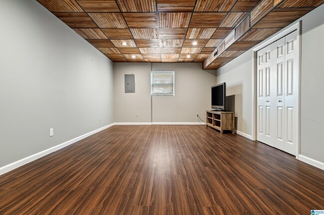 Building Photo - 3708 Northcote Dr.