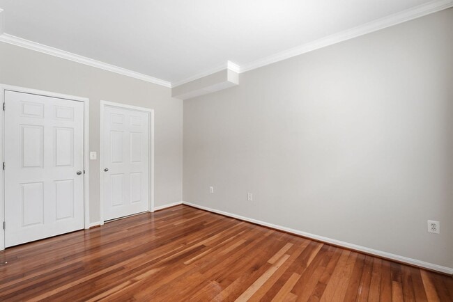 Building Photo - 4850 Eisenhower Ave