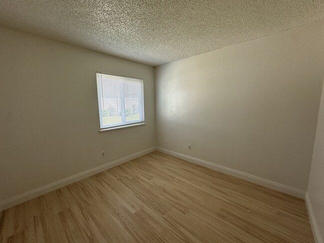 Building Photo - 12635 Franklin Ct