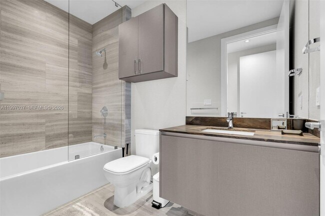 Building Photo - 1451 Brickell Ave