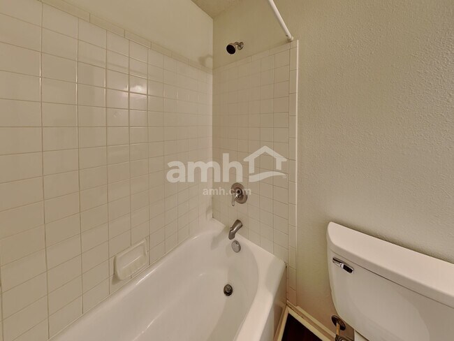 Building Photo - 10286 Butler Dr