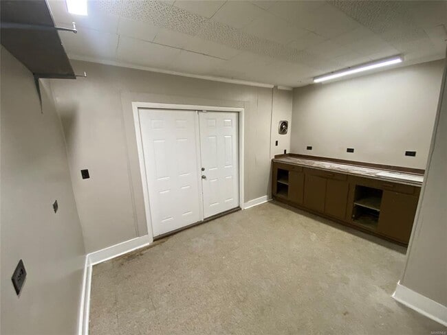 Building Photo - 3540 Farwood Dr