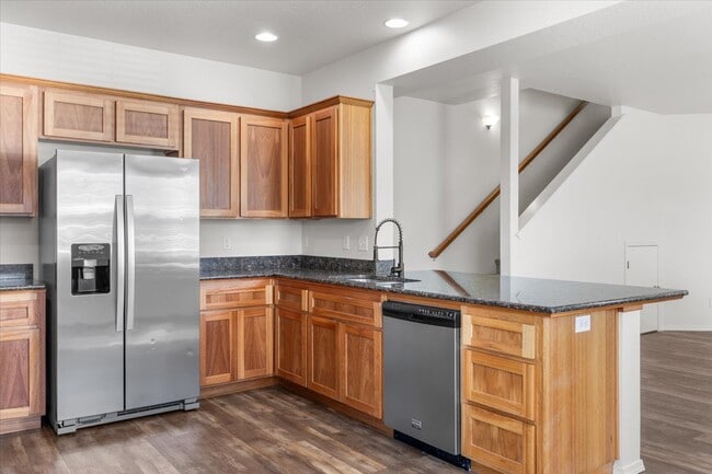 Building Photo - 2350 Finch Ln