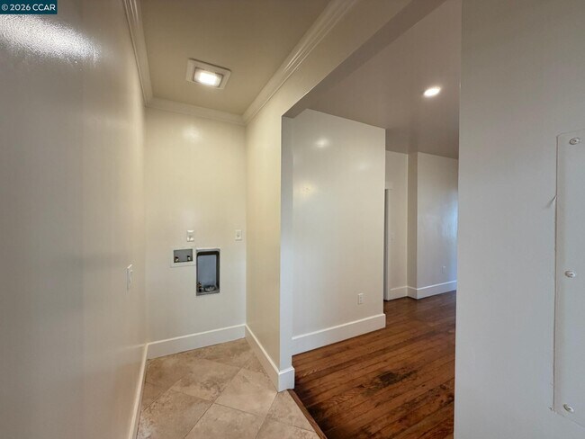 Building Photo - 2303 Sonoma Blvd