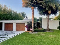 Building Photo - 1701 SE 11th St