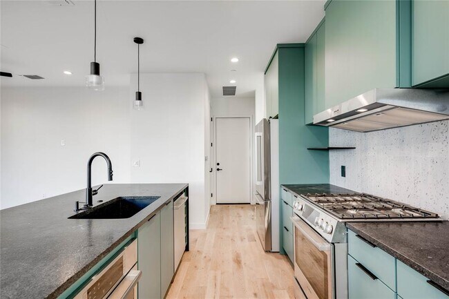 Building Photo - 1103 Cherico St