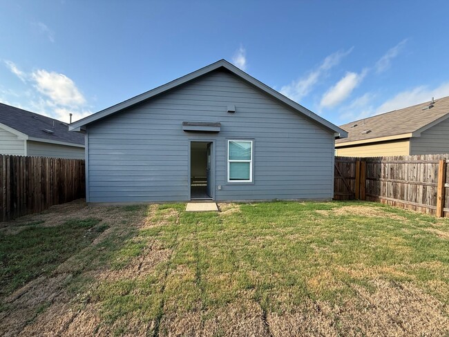 Building Photo - Dream Home in Seguin- 3 Bedroom / 2 Bath -...