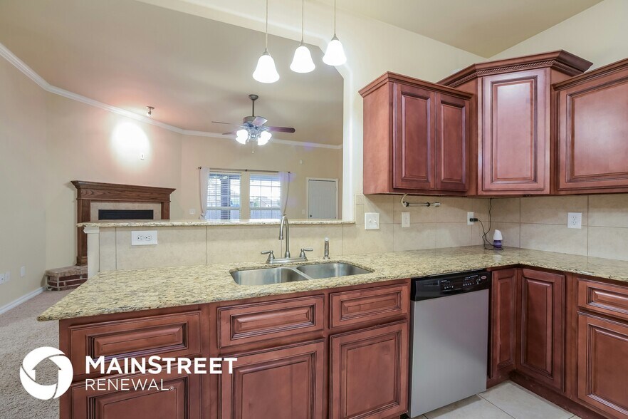 Building Photo - 11120 SW 42nd St