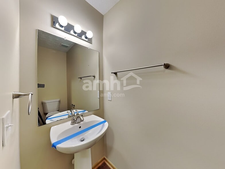 Building Photo - 7525 Hemrich Dr