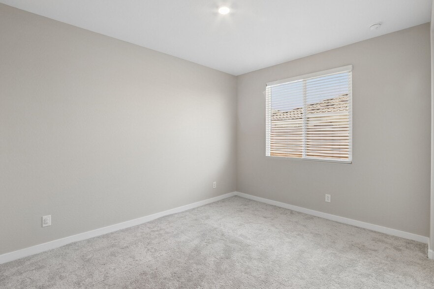 Building Photo - 3315 S Piedra Cir