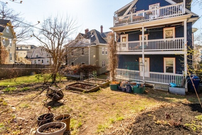 Building Photo - 23 Wenham St
