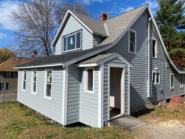 Building Photo - 389 E Allen St