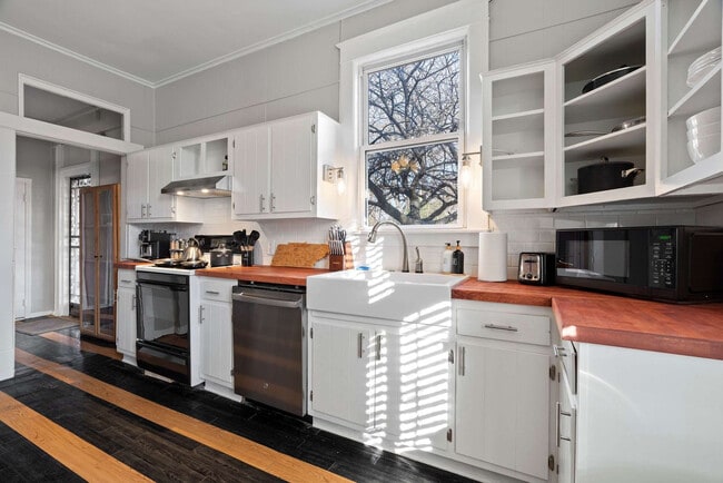 Building Photo - 30 N Auburndale St