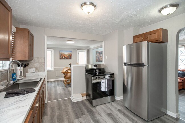 Building Photo - 3 BED 2 BATH BEAUTIFUL SINGLE FAMILY HOME!