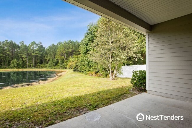 Building Photo - Five Bedroom Beauty in Plummer Creek!