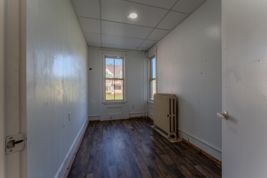 Building Photo - 215 Liberty St