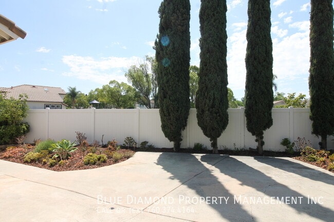 Building Photo - 801 Mosaic Cir