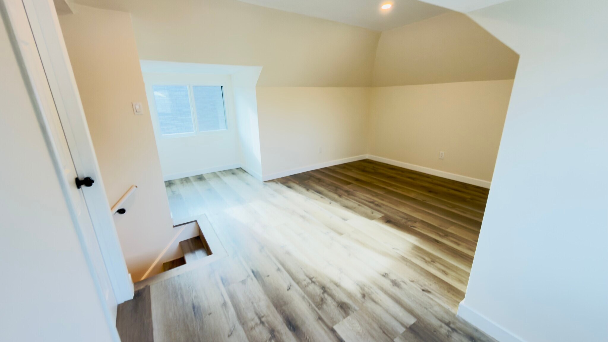 Building Photo - 1162 E 46th St