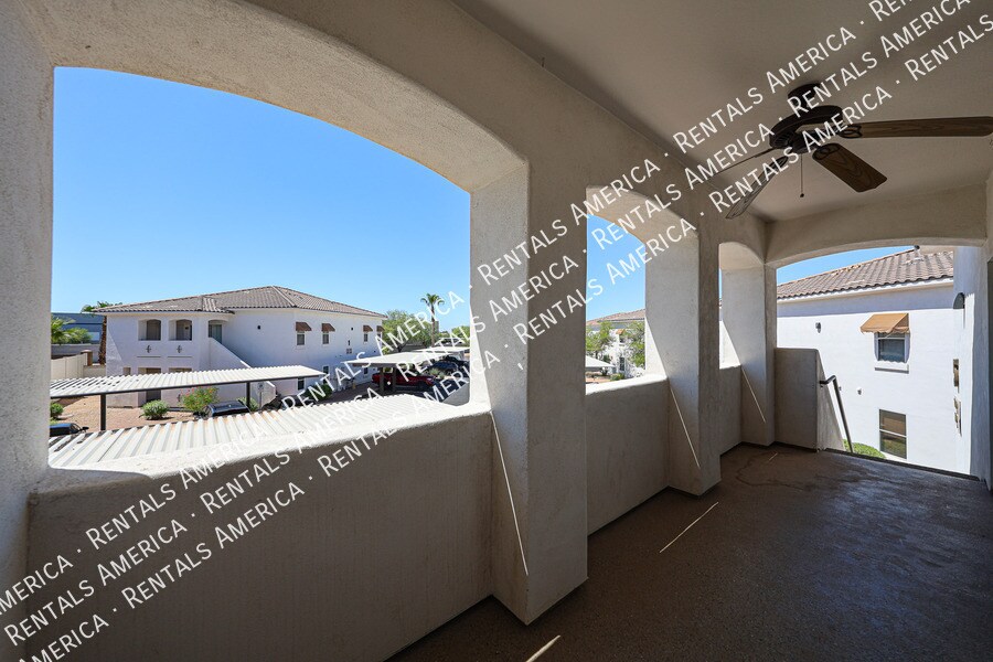 Building Photo - 2950 W Louise Dr