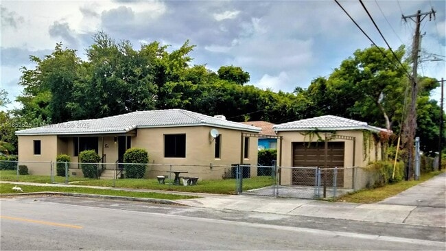 Building Photo - 4821 NW 10th Ave