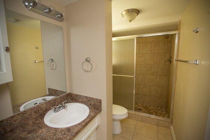 Building Photo - 5602 Briarwick Ln