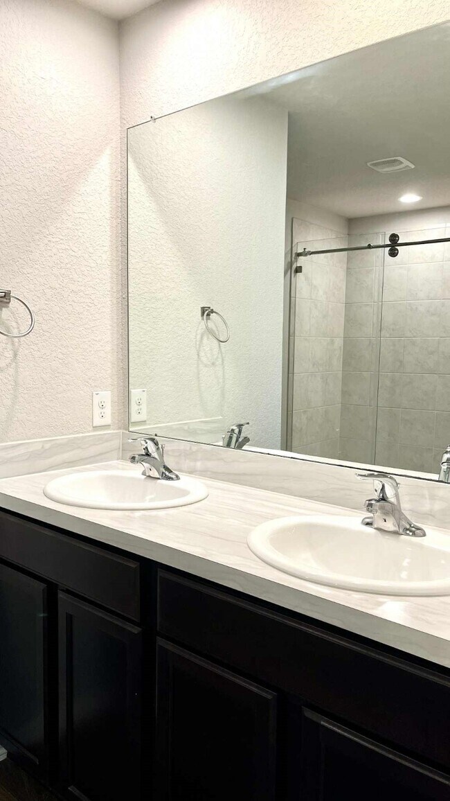 Building Photo - 5123 Cortland Pne Trl