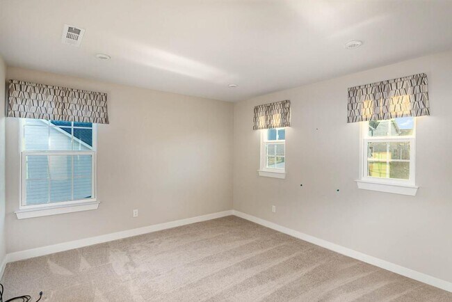 Building Photo - 4003 Bluebell Ln