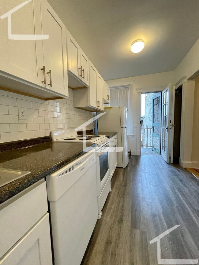 Building Photo - No Brokers Fee, No Security Deposit, Heat, Hot Water Included, Laundry on a Site